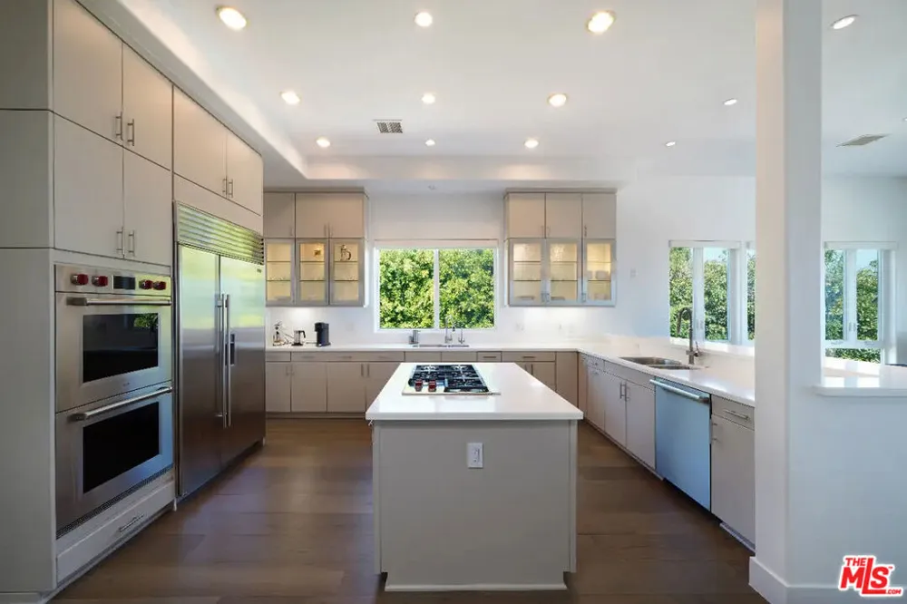 23935 De Ville Way Malibu, CA 90265