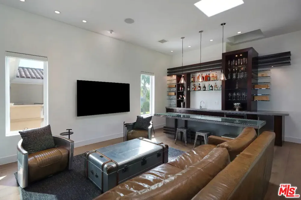 23935 De Ville Way Malibu, CA 90265