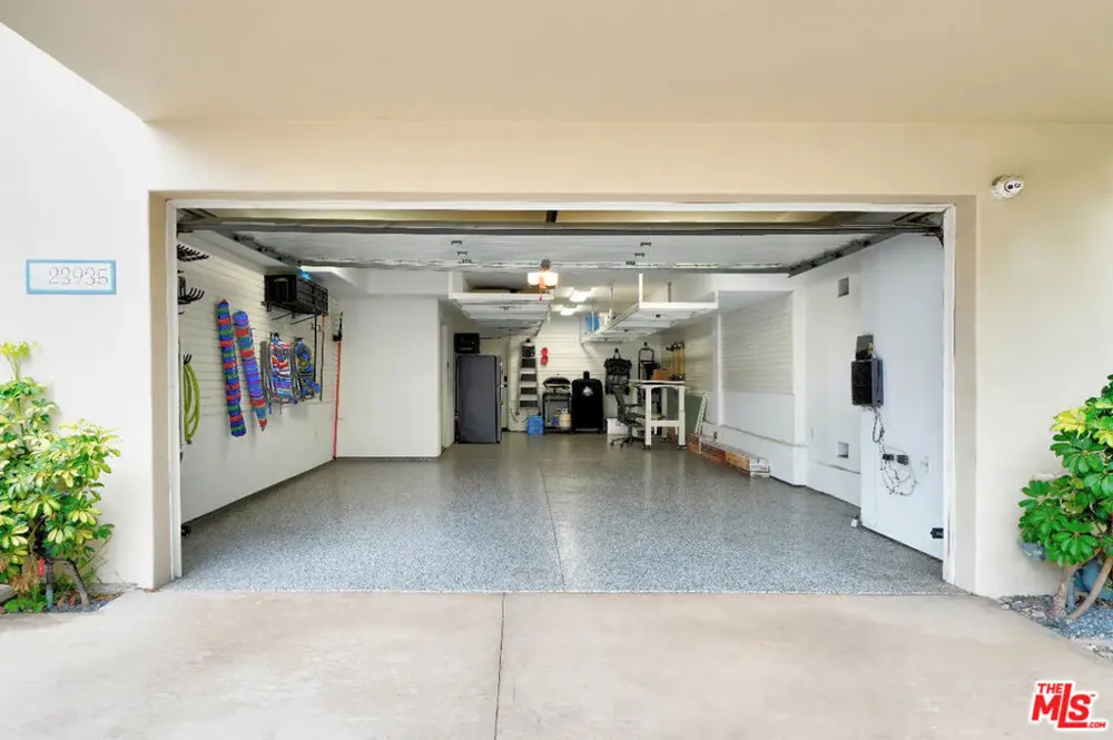23935 De Ville Way Malibu, CA 90265
