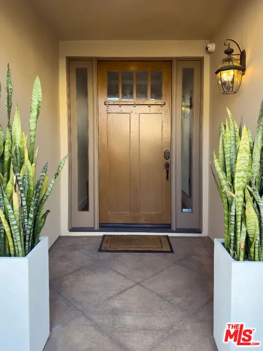 23935 De Ville Way Malibu, CA 90265