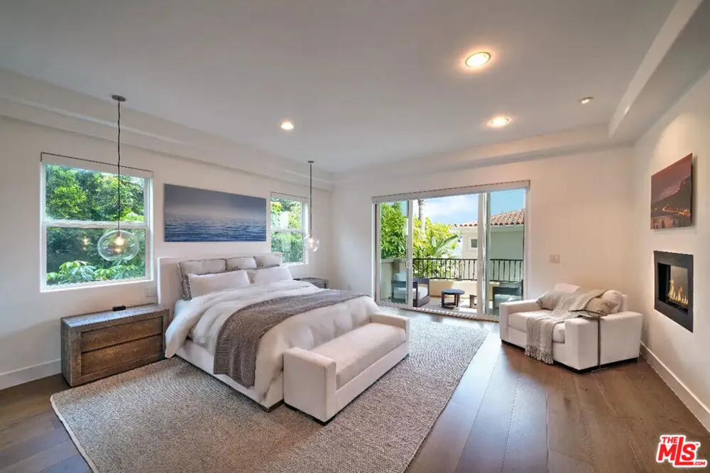 23935 De Ville Way Malibu, CA 90265