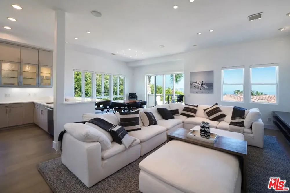 23935 De Ville Way Malibu, CA 90265