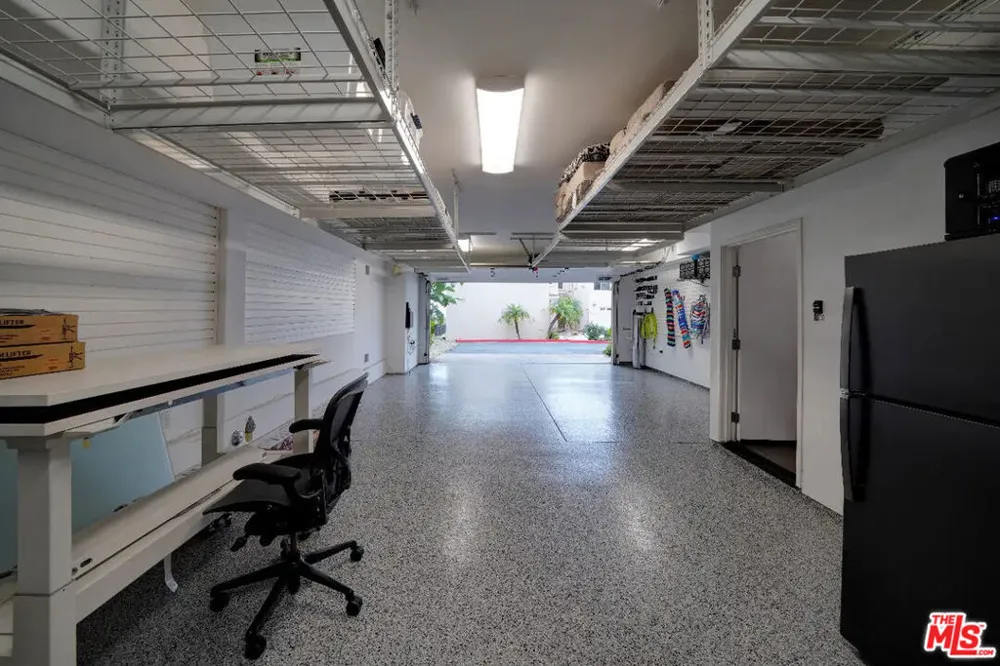 23935 De Ville Way Malibu, CA 90265