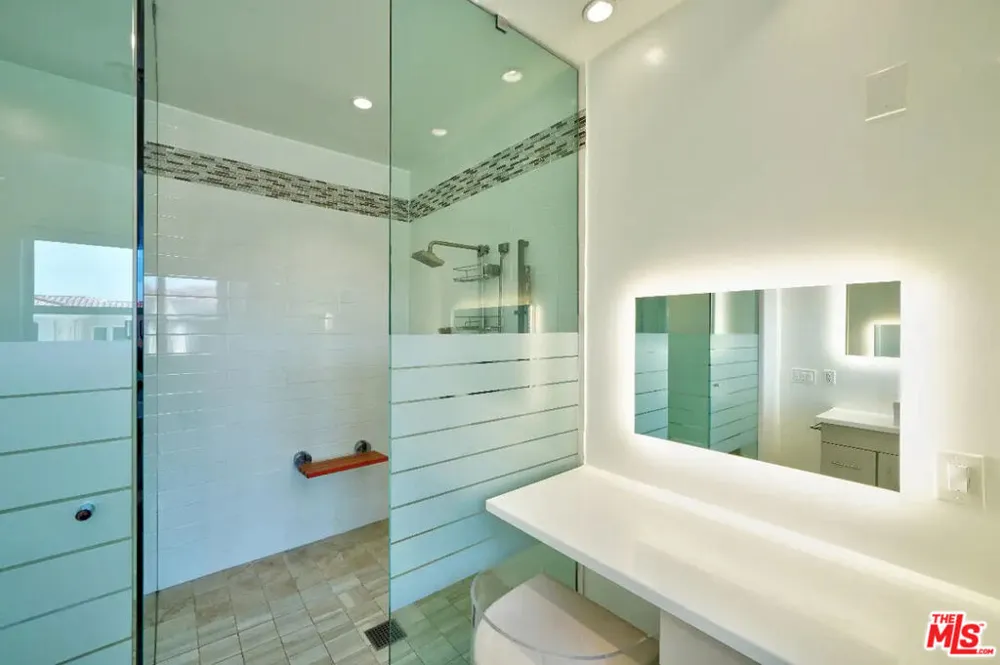 23935 De Ville Way Malibu, CA 90265