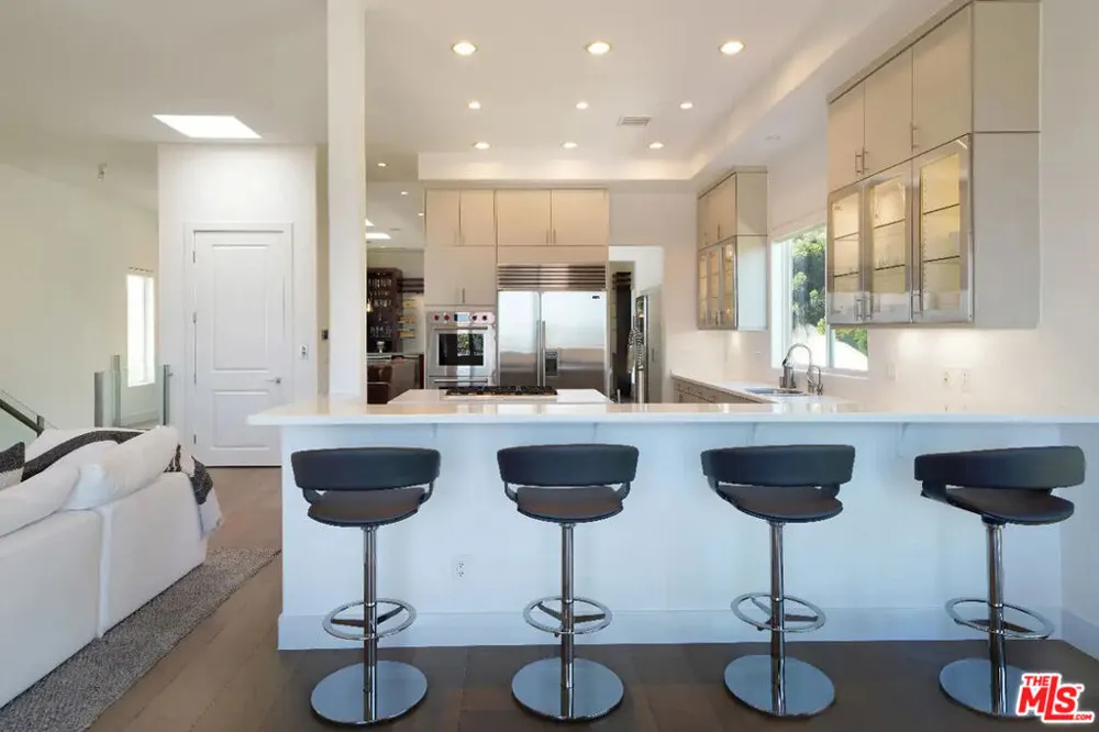23935 De Ville Way Malibu, CA 90265