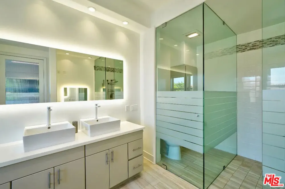 23935 De Ville Way Malibu, CA 90265