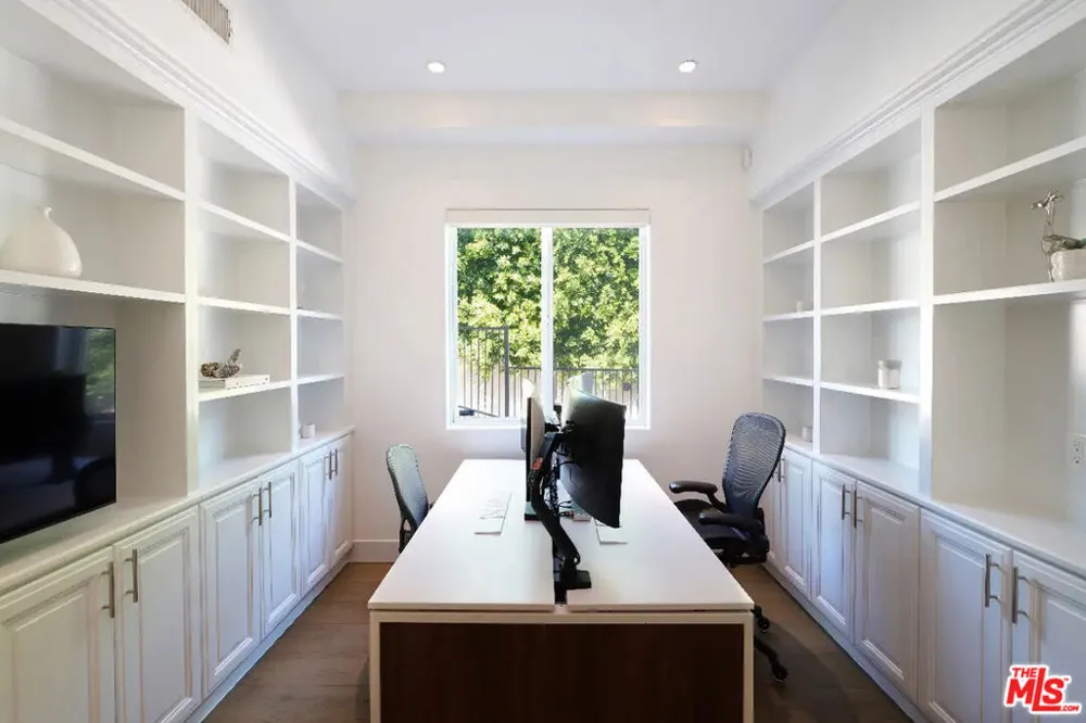 23935 De Ville Way Malibu, CA 90265