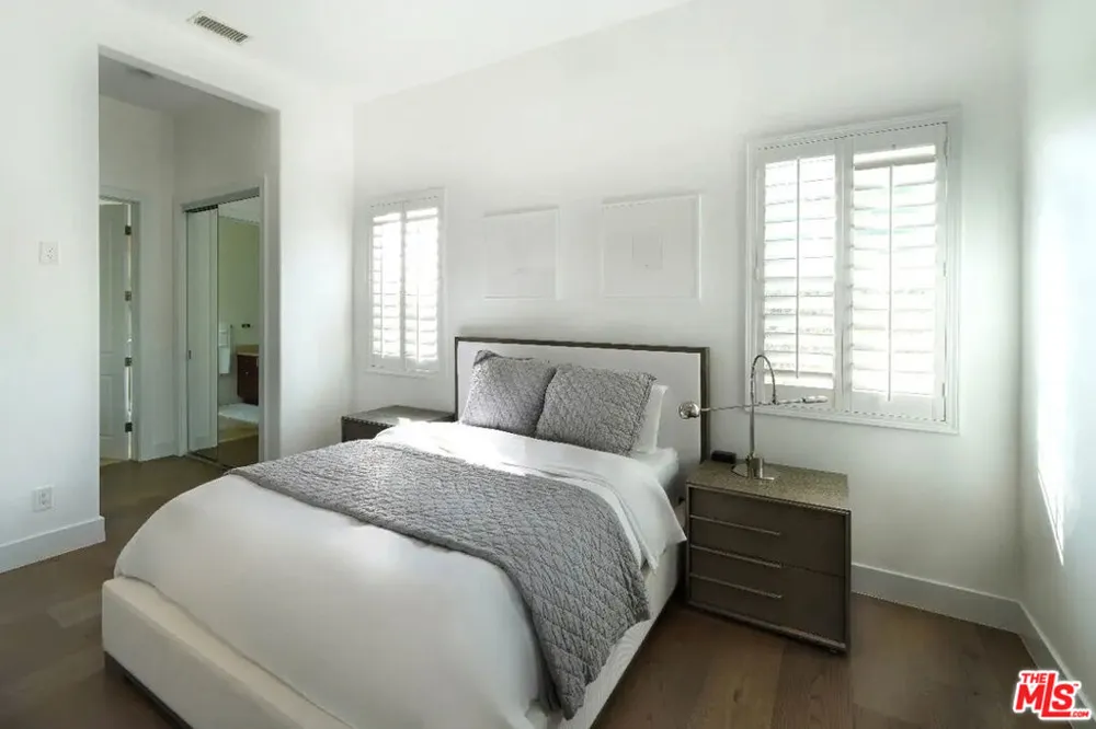 23935 De Ville Way Malibu, CA 90265