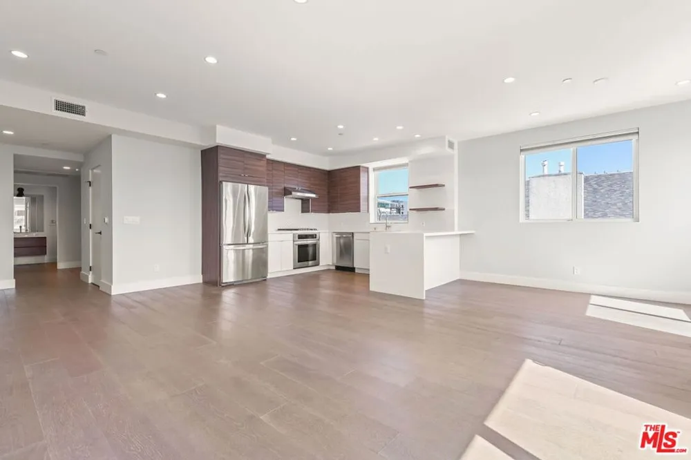 935 Hudson Avenue #401 Los Angeles, CA 90038