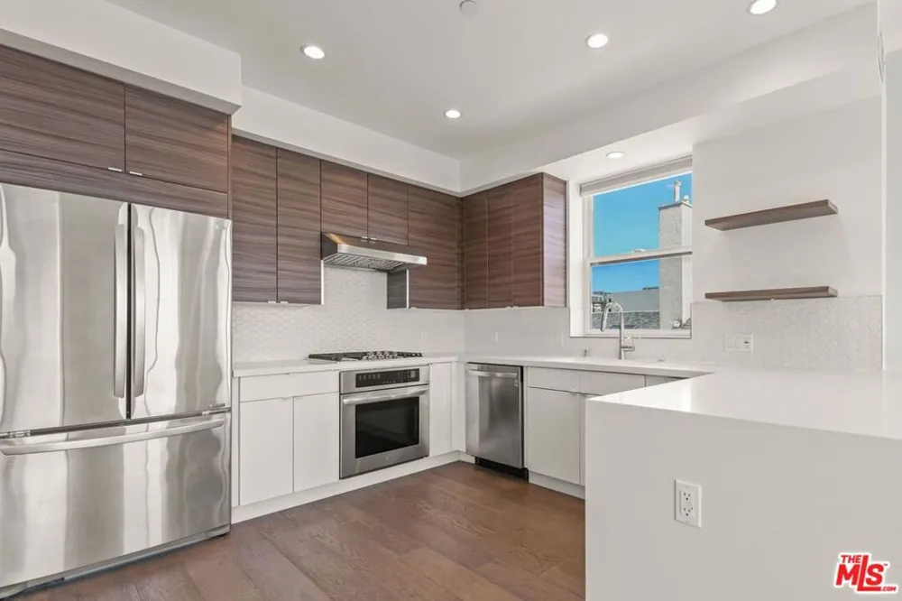 935 Hudson Avenue #401 Los Angeles, CA 90038