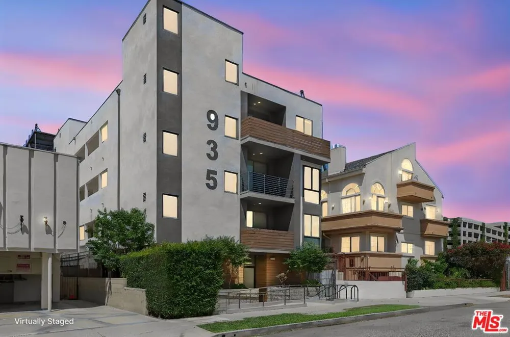 935 Hudson Avenue #401 Los Angeles, CA 90038