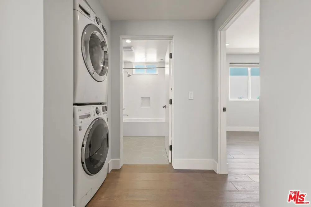935 Hudson Avenue #401 Los Angeles, CA 90038