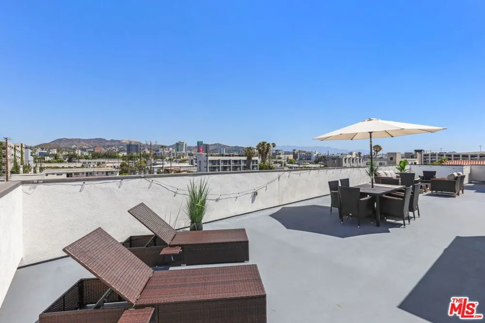 935 Hudson Avenue #401 Los Angeles, CA 90038