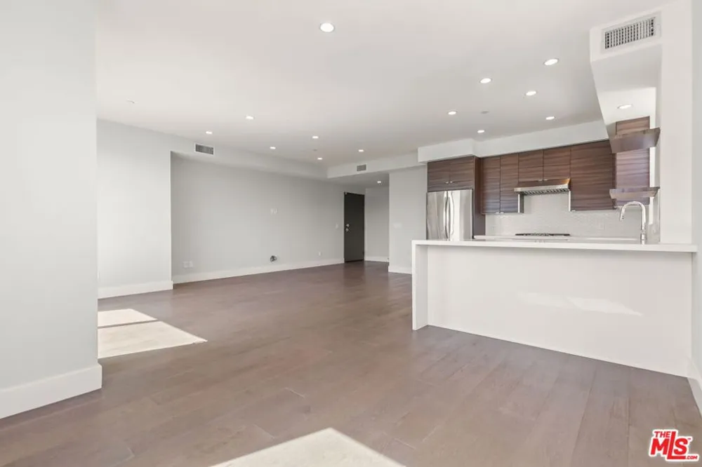 935 Hudson Avenue #401 Los Angeles, CA 90038