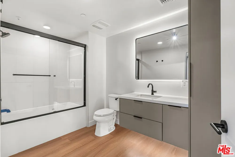 10601 Washington Boulevard #603 Los Angeles, CA 90232