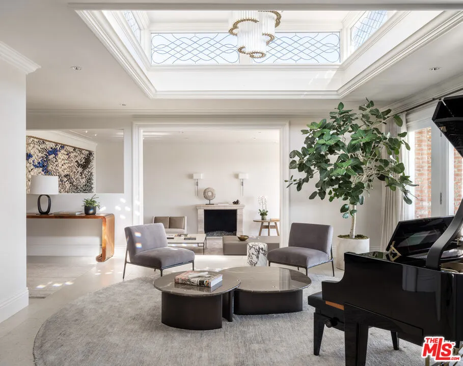 520 Stonewood Drive Beverly Hills, CA 90210