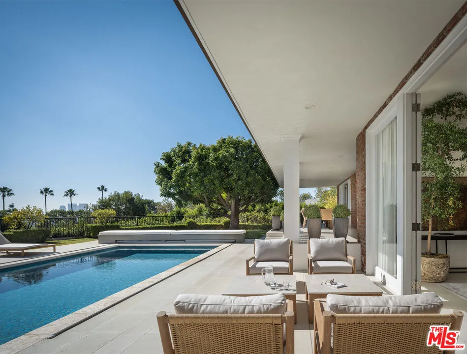 520 Stonewood Drive Beverly Hills, CA 90210