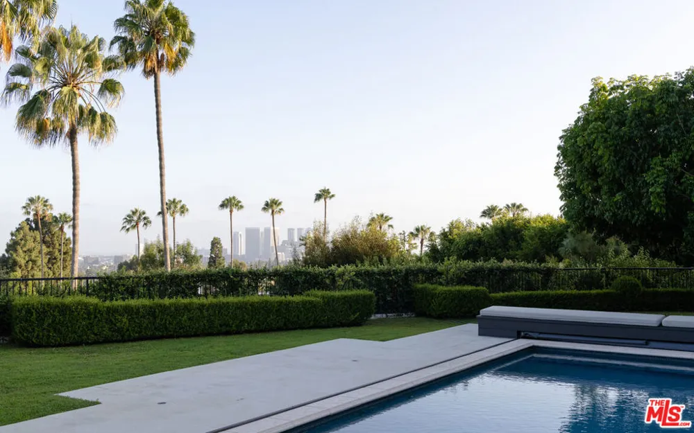 520 Stonewood Drive Beverly Hills, CA 90210