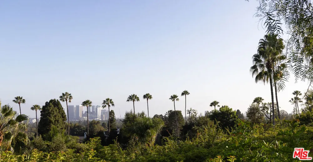 520 Stonewood Drive Beverly Hills, CA 90210
