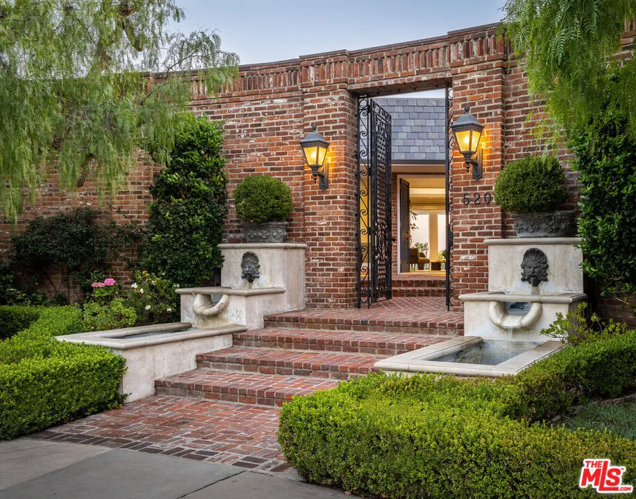 520 Stonewood Drive Beverly Hills, CA 90210