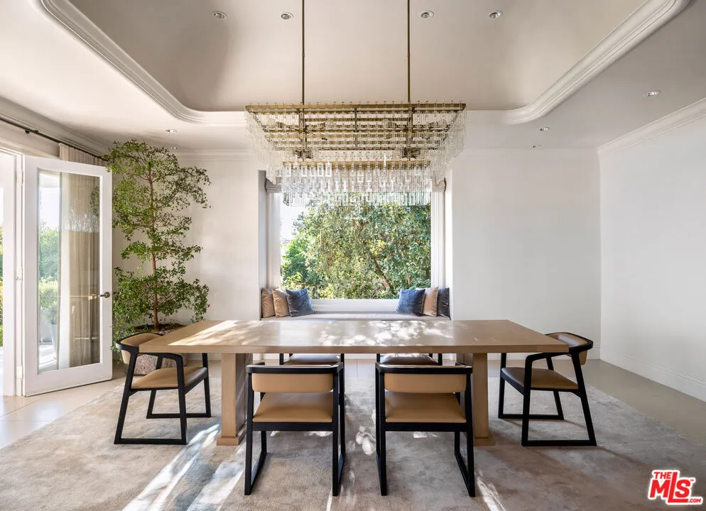 520 Stonewood Drive Beverly Hills, CA 90210