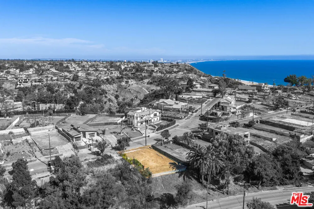 515 Las Casas Avenue Los Angeles, CA 90272