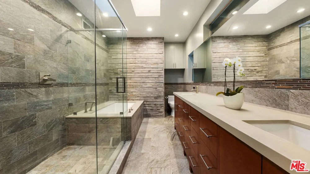 13044 Sky Valley Road Los Angeles, CA 90049