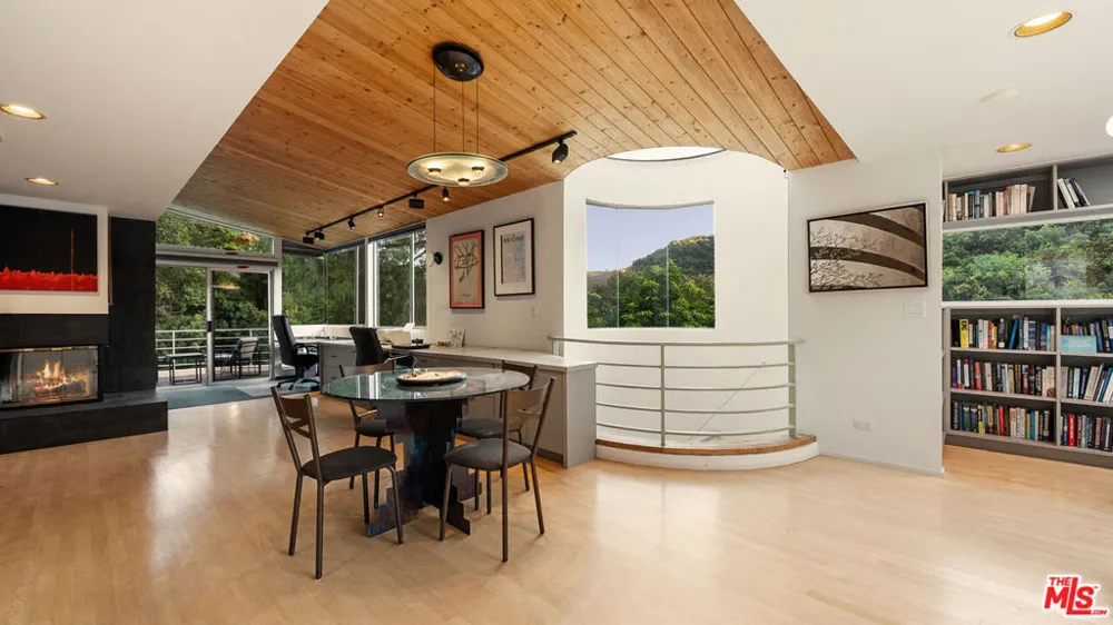13044 Sky Valley Road Los Angeles, CA 90049