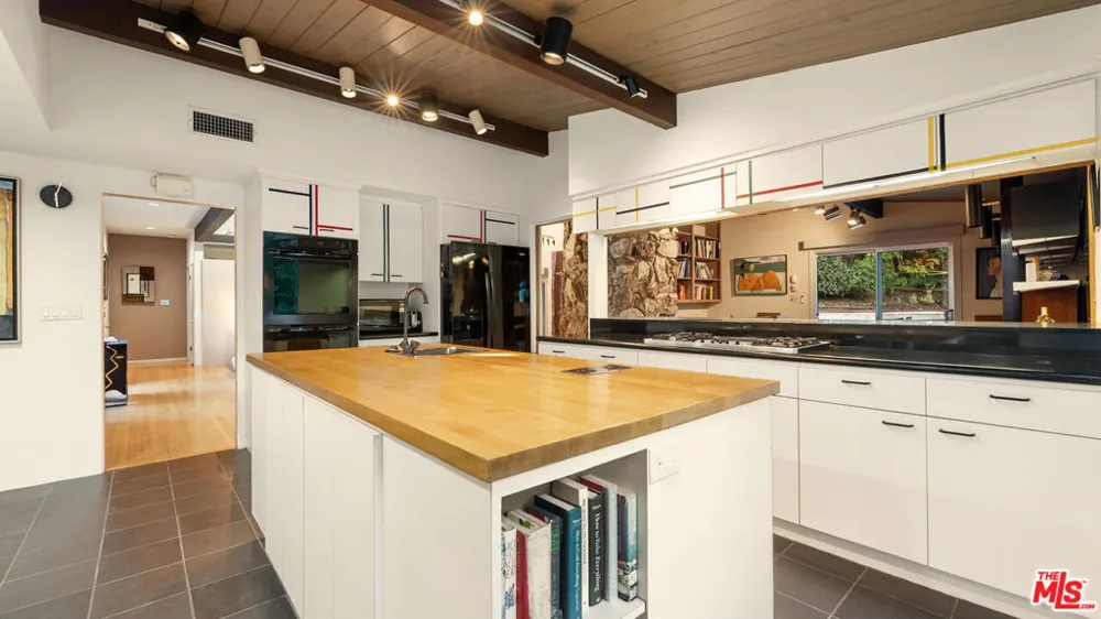 13044 Sky Valley Road Los Angeles, CA 90049