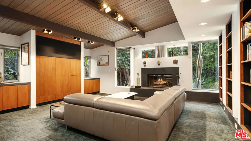 13044 Sky Valley Road Los Angeles, CA 90049
