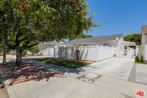 18813 Cantlay Street