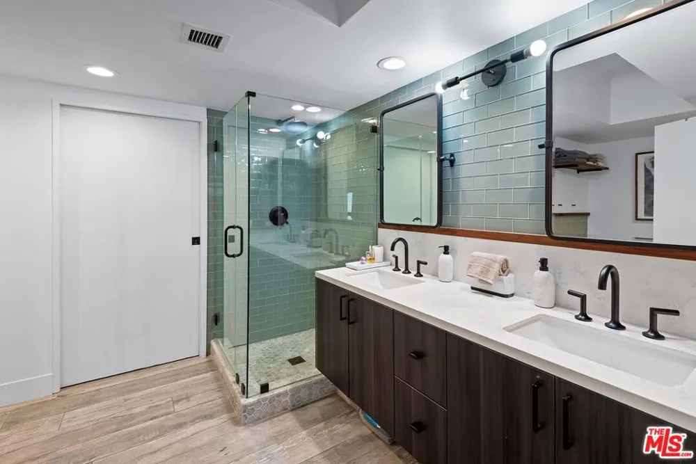 13700 MARINA POINTE DRIVE #1010 Marina del Rey, CA 90292