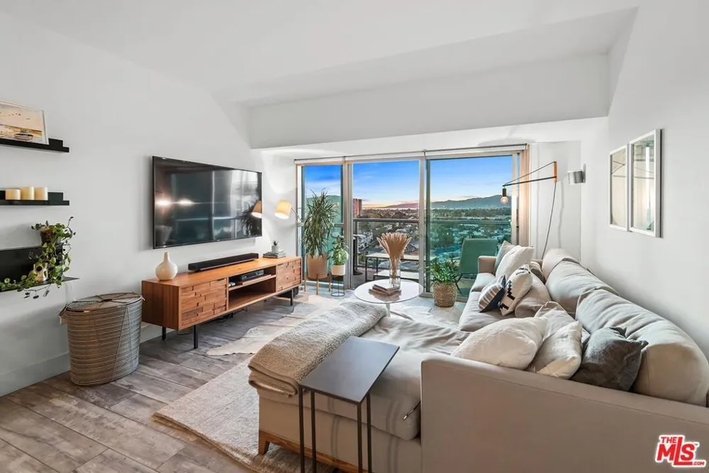 13700 MARINA POINTE DRIVE #1010 Marina del Rey, CA 90292