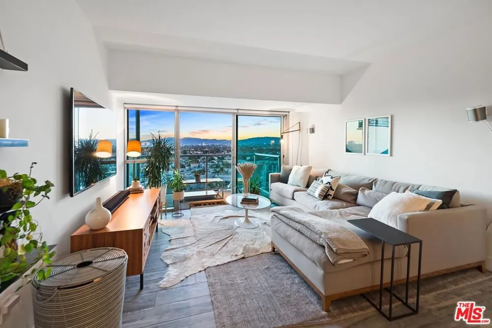 13700 MARINA POINTE DRIVE #1010 Marina del Rey, CA 90292