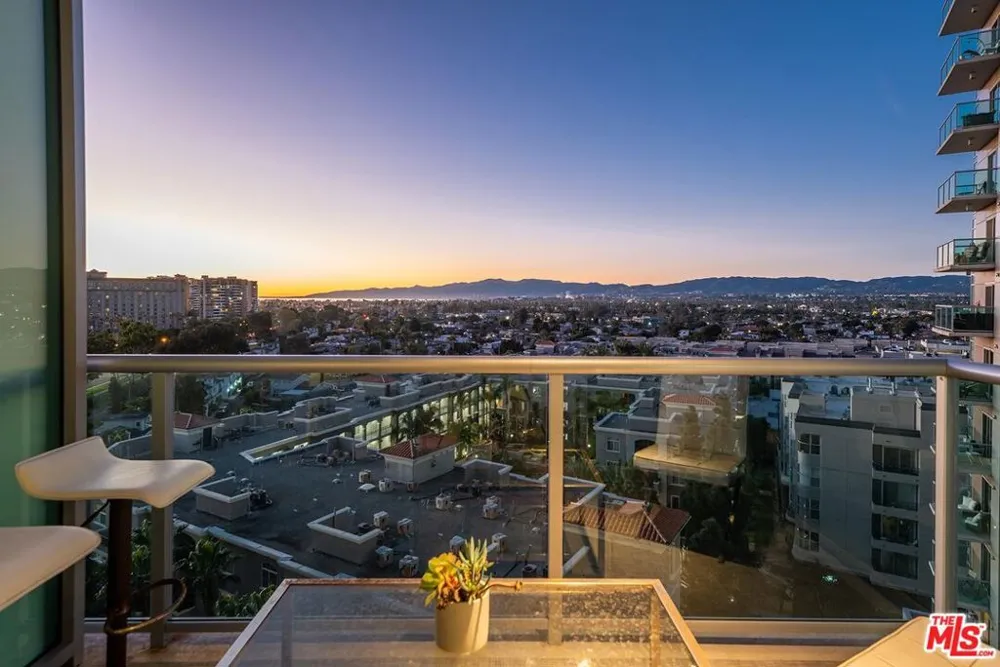 13700 MARINA POINTE DRIVE #1010 Marina del Rey, CA 90292