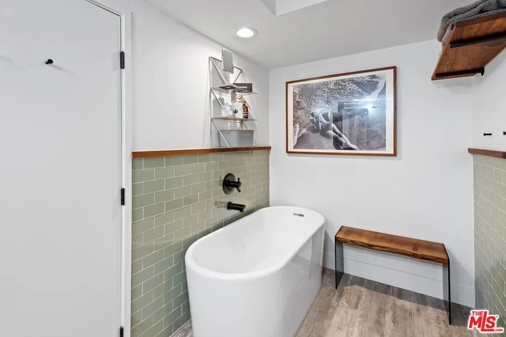 13700 MARINA POINTE DRIVE #1010 Marina del Rey, CA 90292