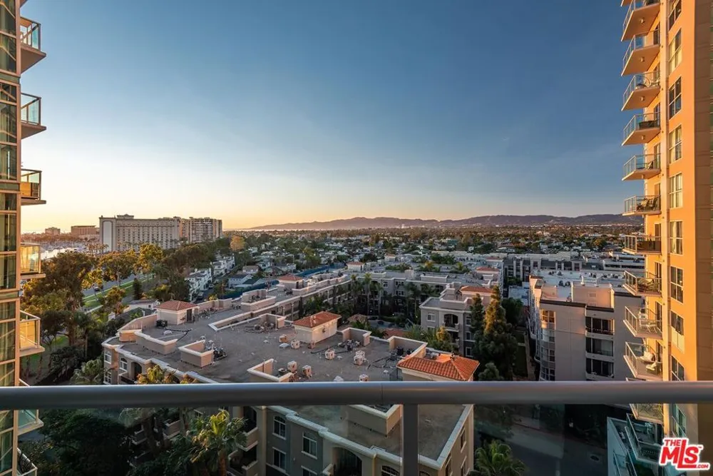 13700 MARINA POINTE DRIVE #1010 Marina del Rey, CA 90292
