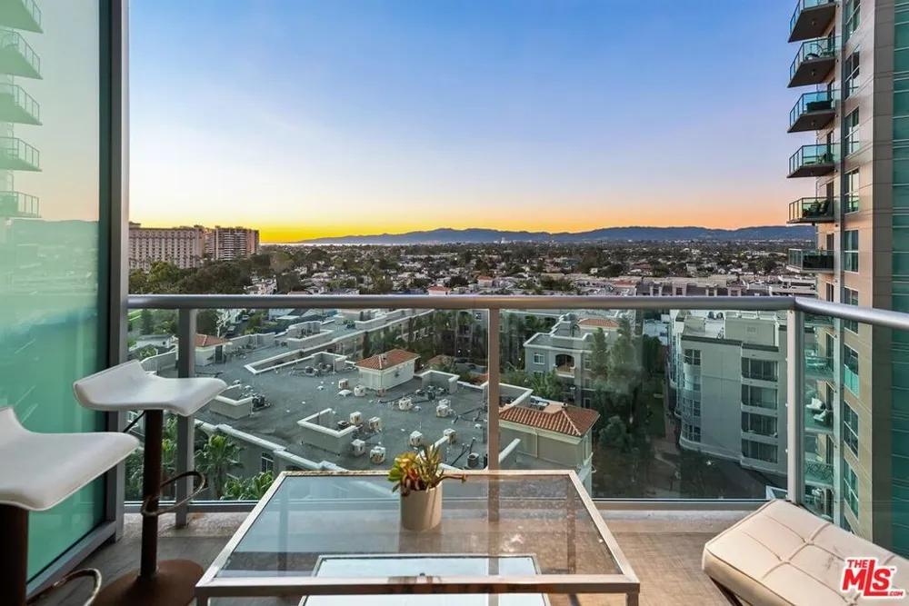 13700 MARINA POINTE DRIVE #1010 Marina del Rey, CA 90292