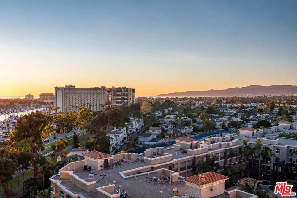13700 MARINA POINTE DRIVE #1010 Marina del Rey, CA 90292
