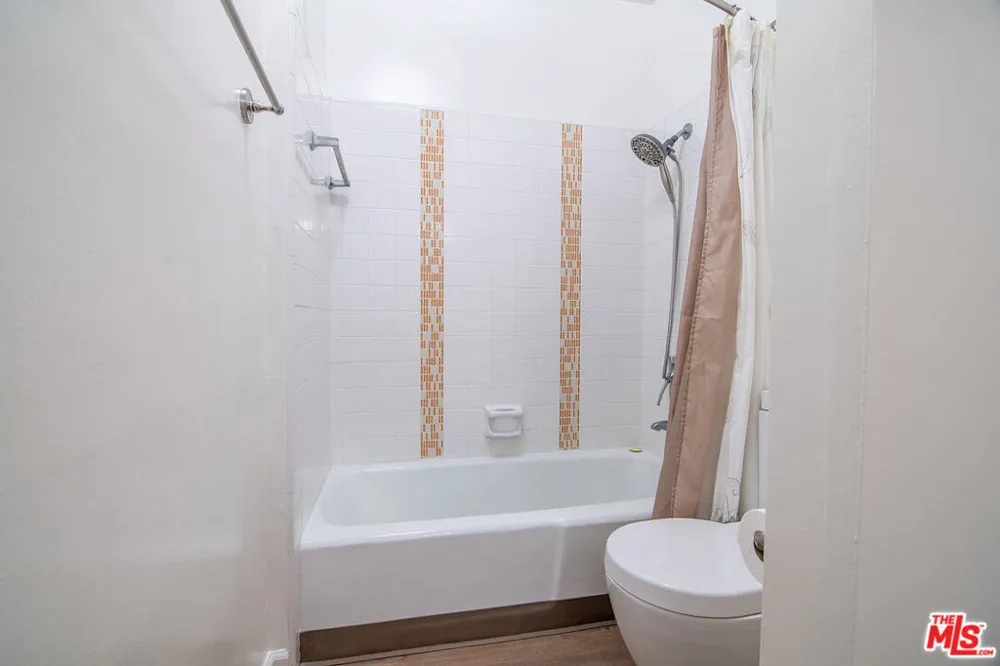 5625 Windsor Way #107 Culver City, CA 90230