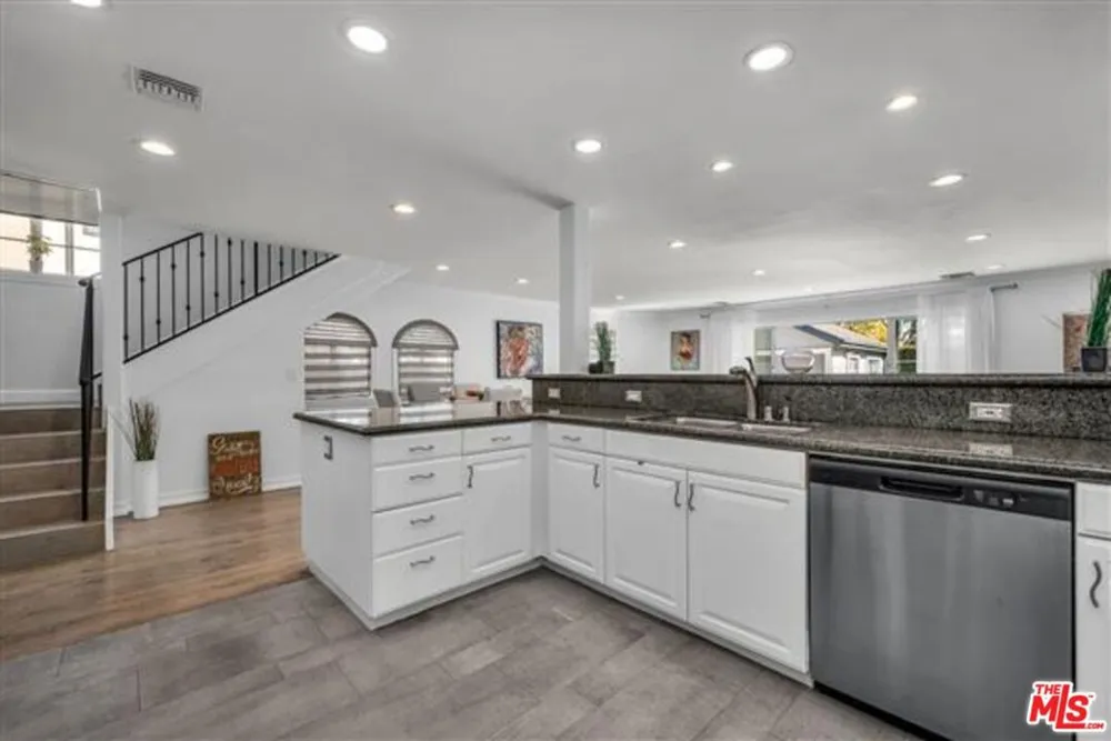 10824 Westminster Avenue Los Angeles, CA 90034