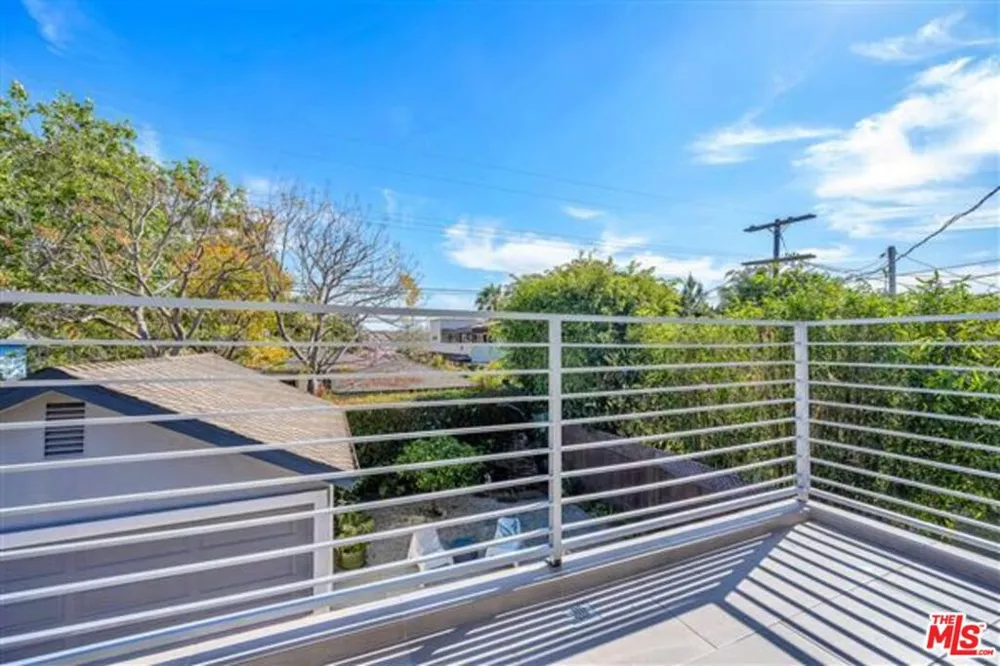 10824 Westminster Avenue Los Angeles, CA 90034