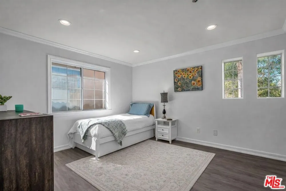 10824 Westminster Avenue Los Angeles, CA 90034