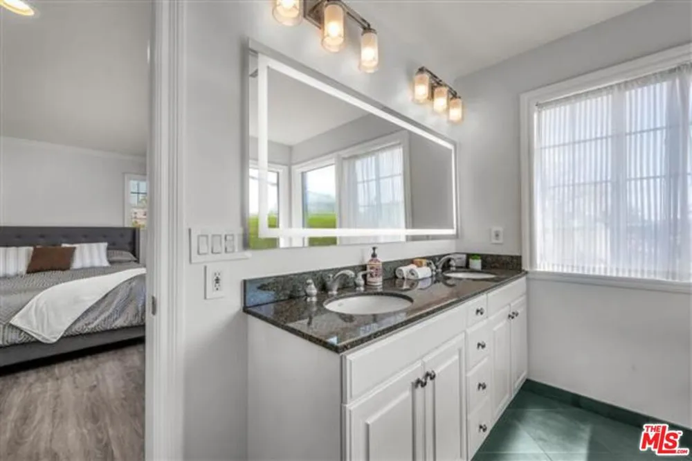 10824 Westminster Avenue Los Angeles, CA 90034