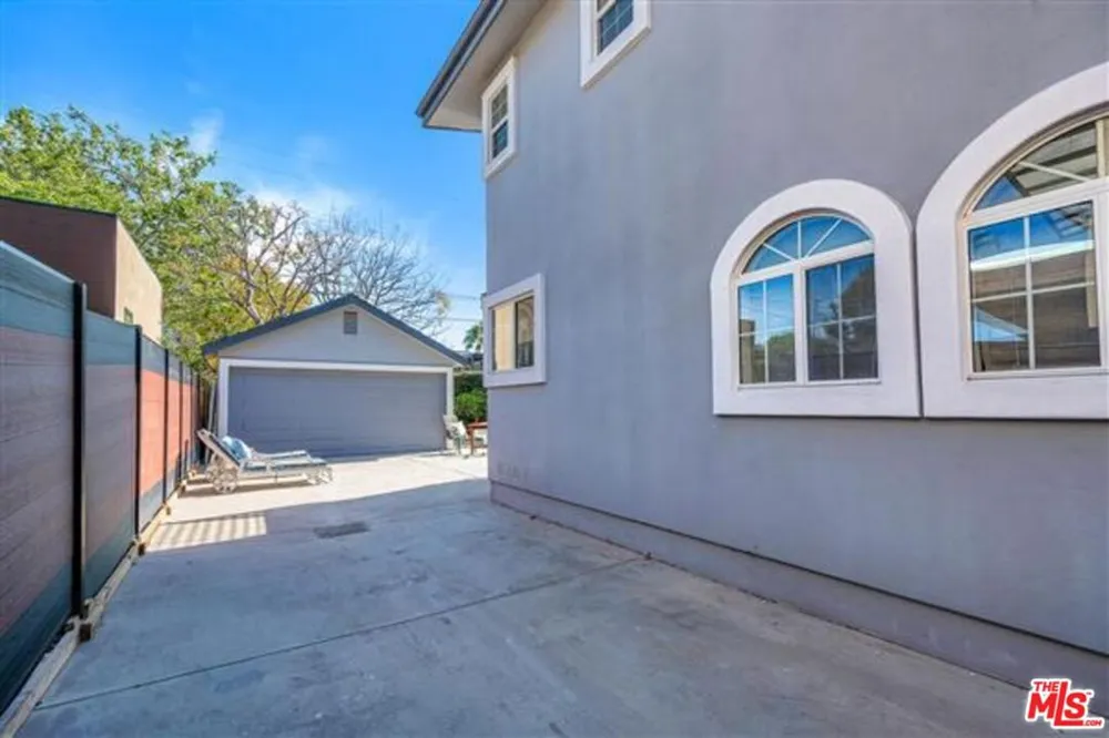 10824 Westminster Avenue Los Angeles, CA 90034