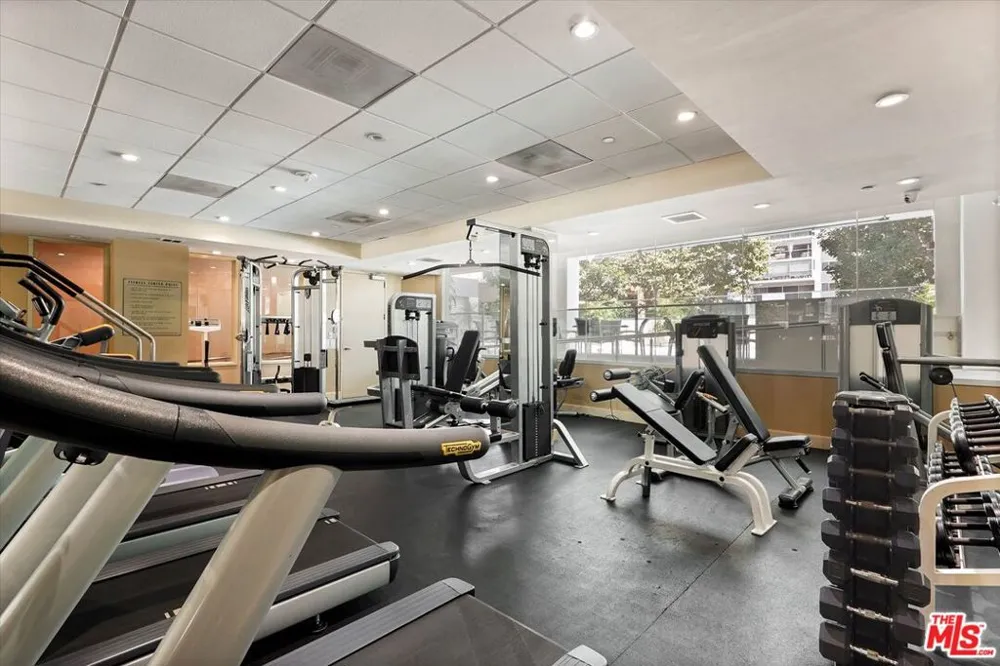 10445 Wilshire Boulevard #504 Los Angeles, CA 90024