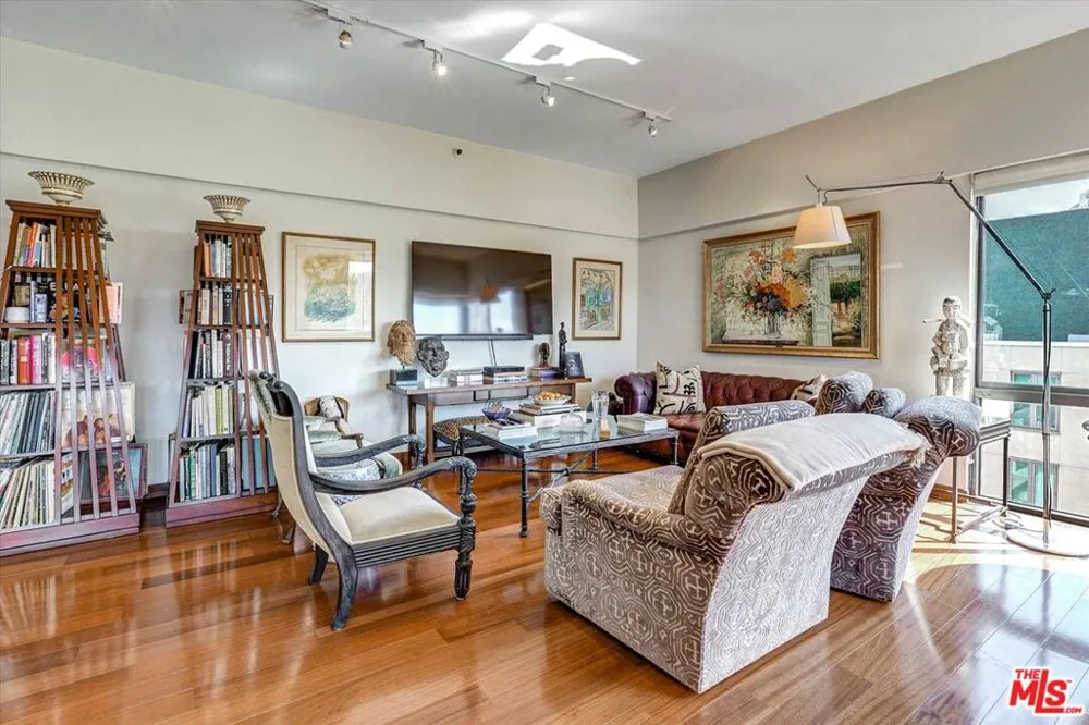 10445 Wilshire Boulevard #504 Los Angeles, CA 90024