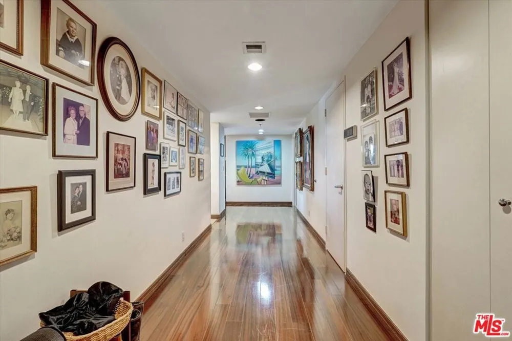 10445 Wilshire Boulevard #504 Los Angeles, CA 90024