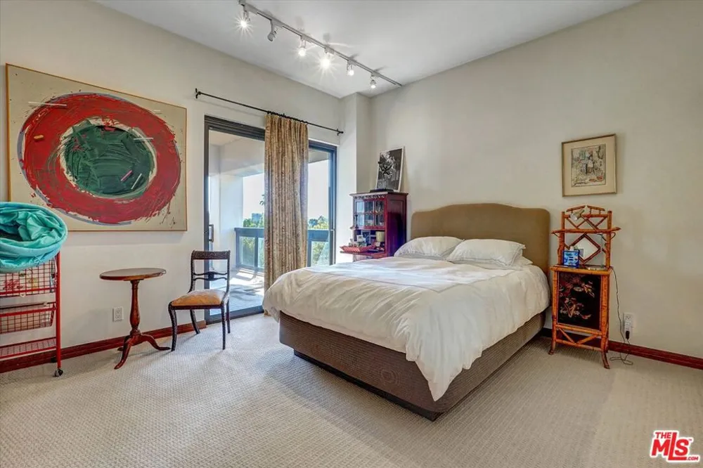 10445 Wilshire Boulevard #504 Los Angeles, CA 90024