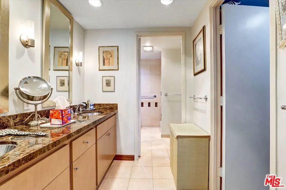 10445 Wilshire Boulevard #504 Los Angeles, CA 90024